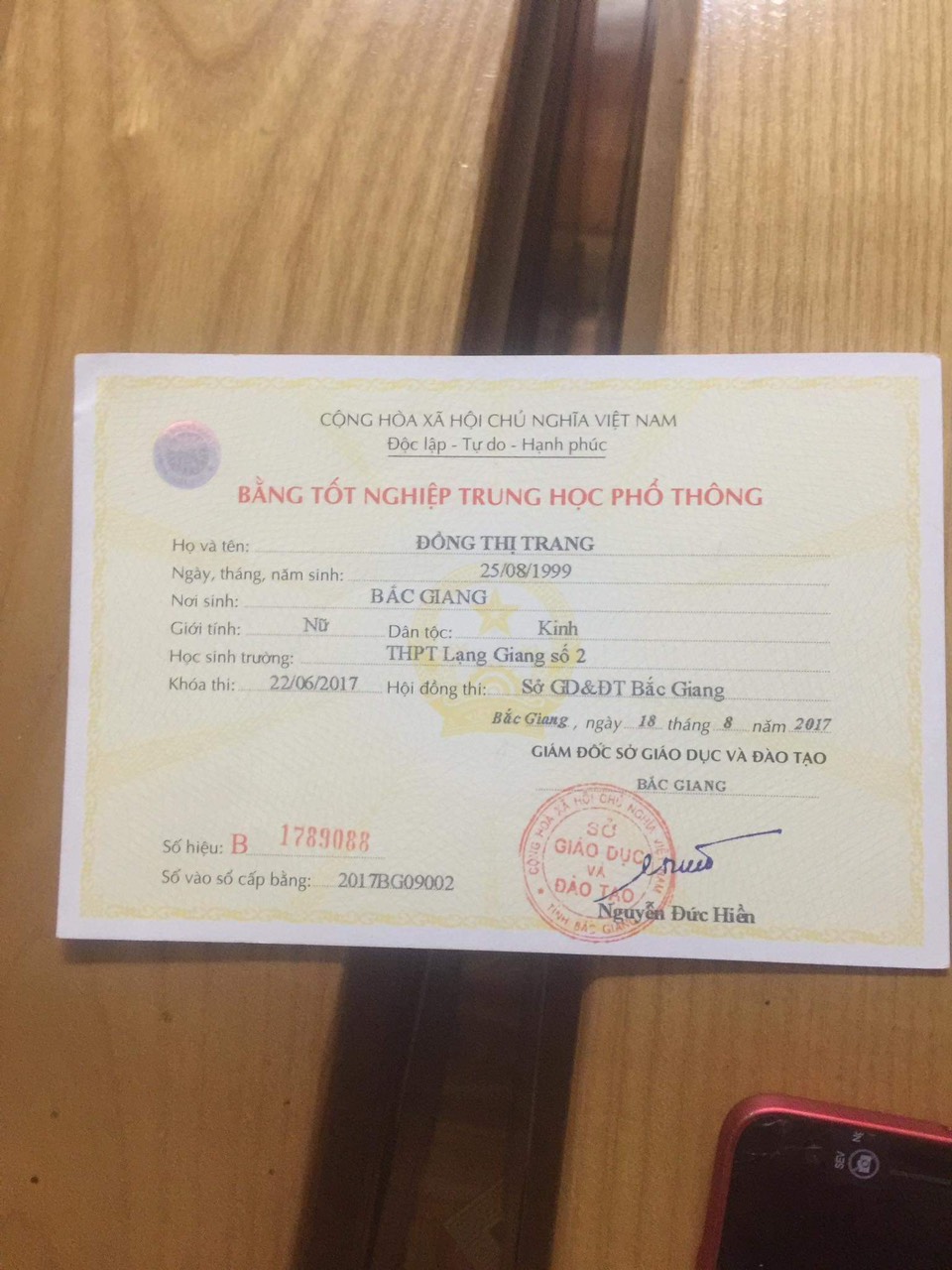 Làm bằng cấp giá rẻ